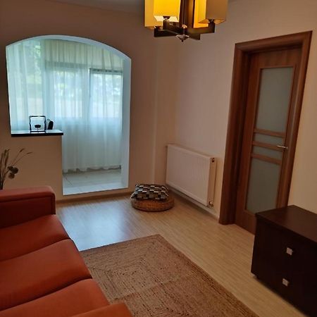 Chic Apartment Pitesti Exterior photo