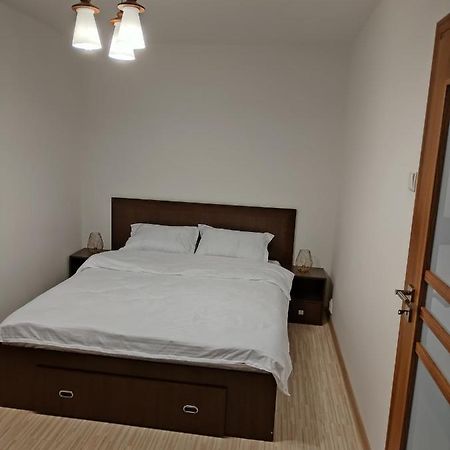 Chic Apartment Pitesti Exterior photo